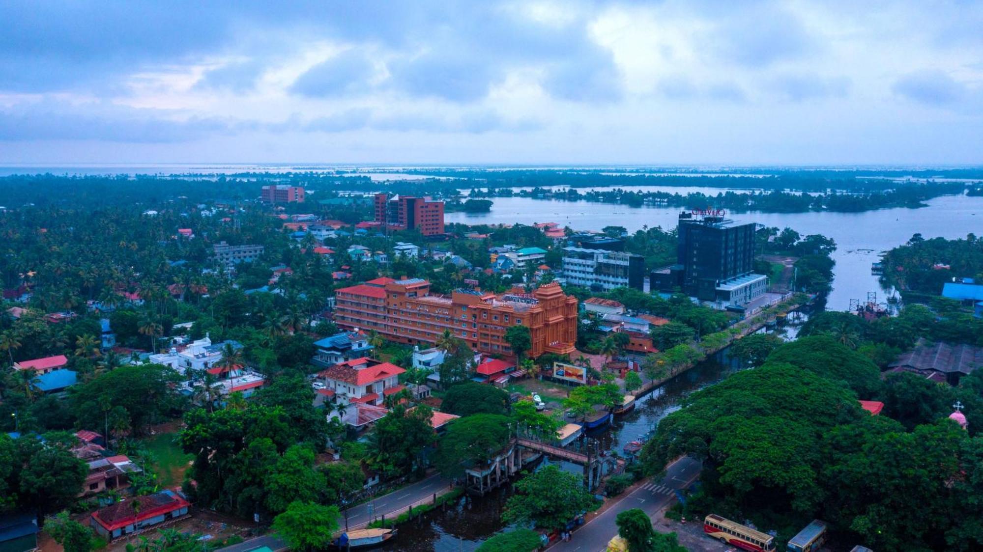 Haveli Backwater Resort Alappuzha Exterior foto